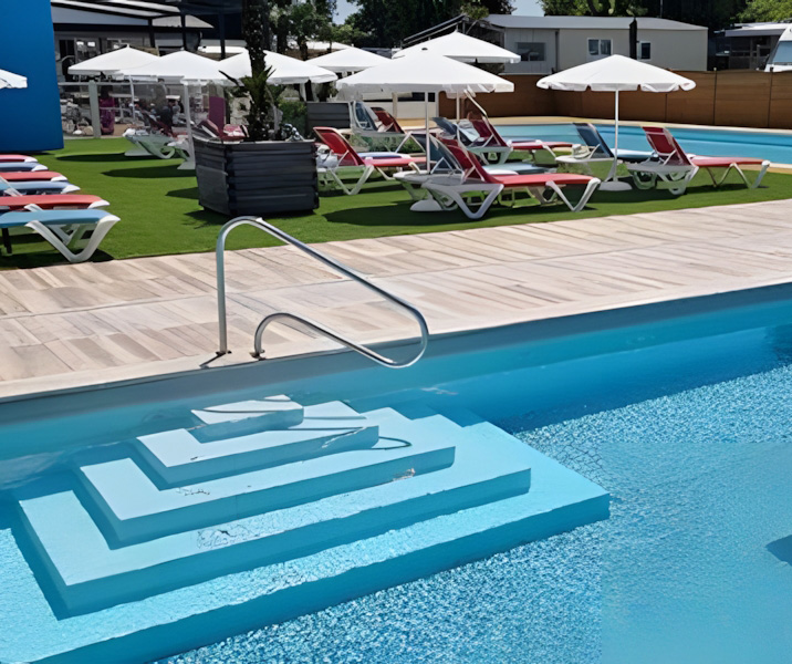 outdoor swimming pool royan