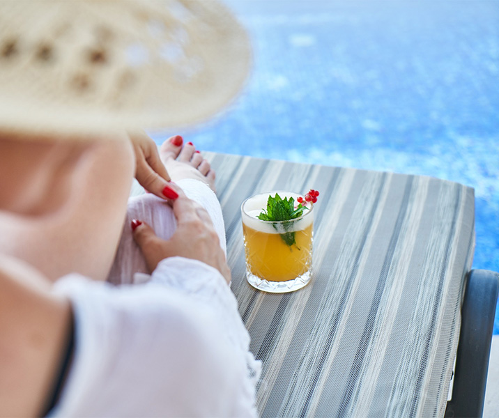 swimming pool deckchairs